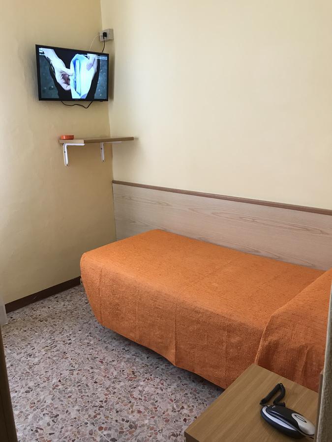 Albergo Meuble Olivi Тосколано-Мадерно Экстерьер фото